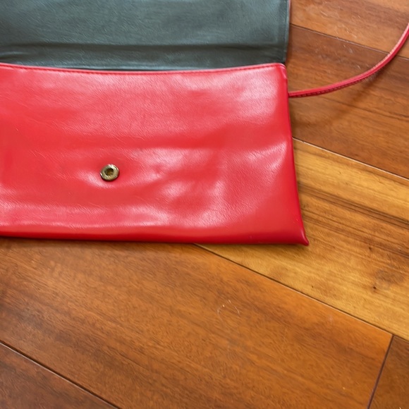 VINTAGE RED LEATHER HANDBAG - Picture 6 of 10